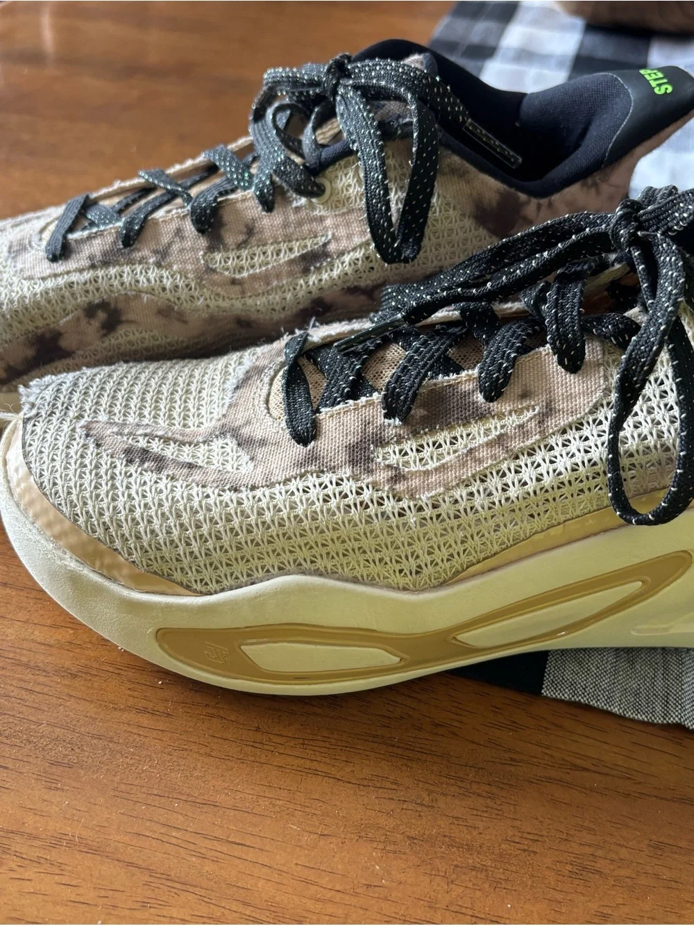 Jordan Low-Top Sneakers in Olive Green and Black